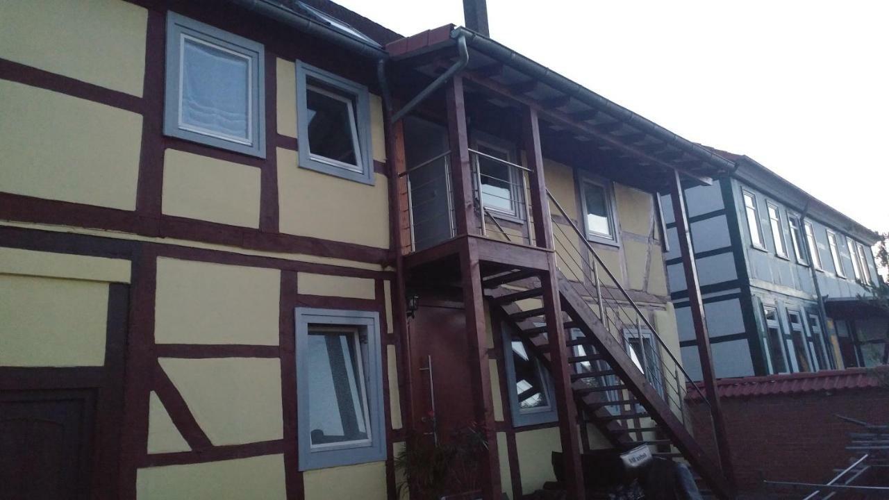 Bei Dinos Appartement Sarstedt Buitenkant foto